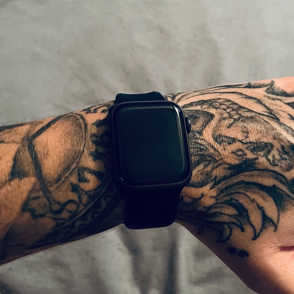 Apple Watch Series 5 (GPS & LTE)